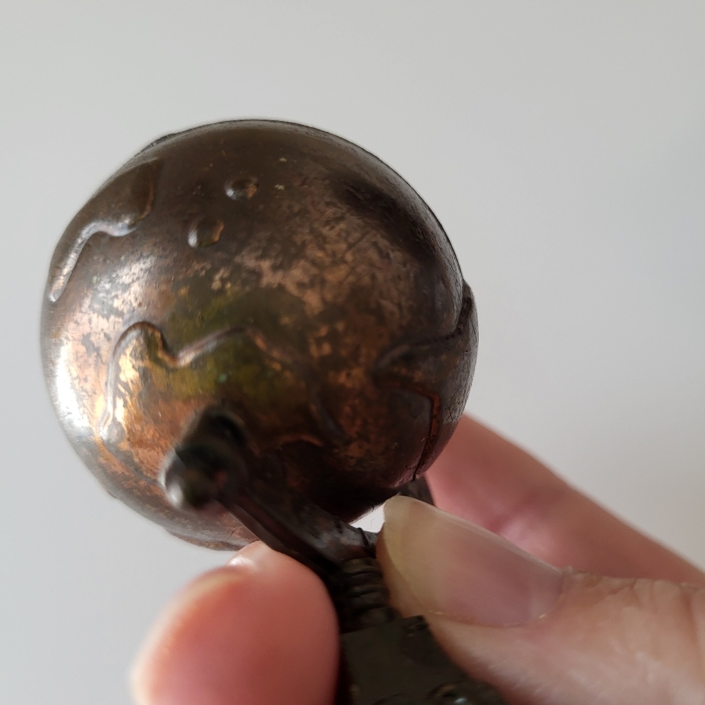Vintage Hong Kong Die Cast Metal Miniature Globe Pencil Sharpener - Picture 16 of 16
